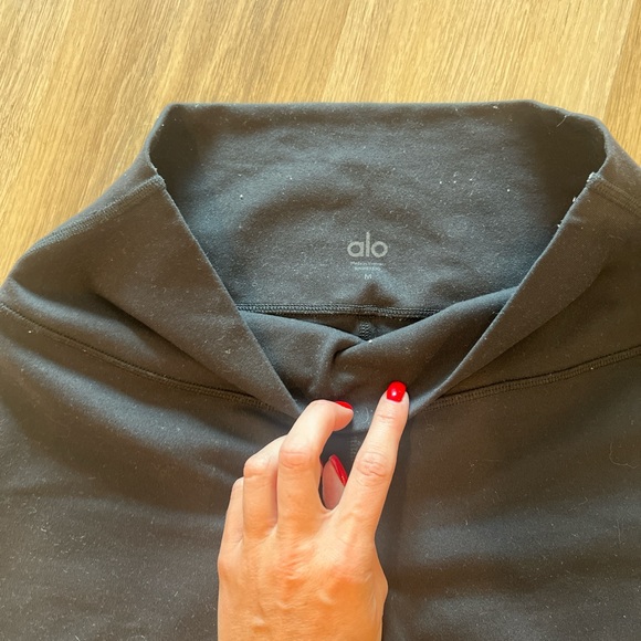 ALO biker shorts - Picture 3 of 4